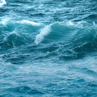 blue waves in the ocean
